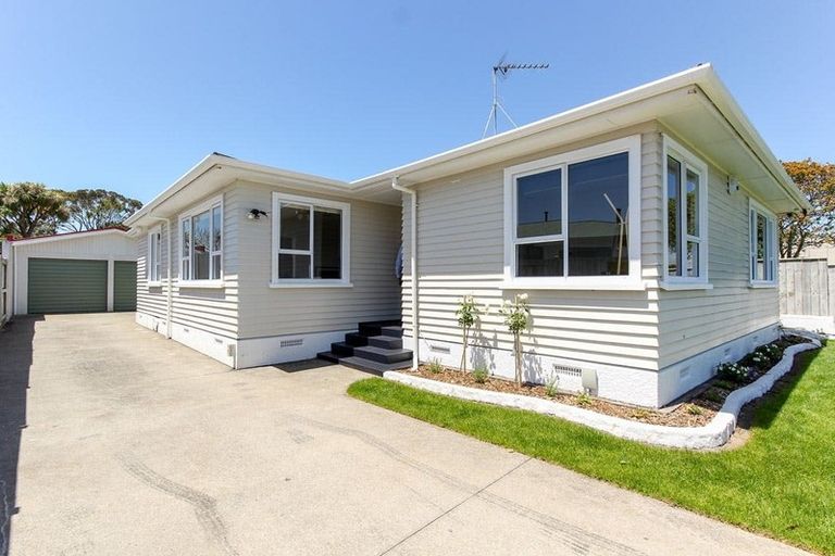 Photo of property in 247 Mangorei Road, Merrilands, New Plymouth, 4312