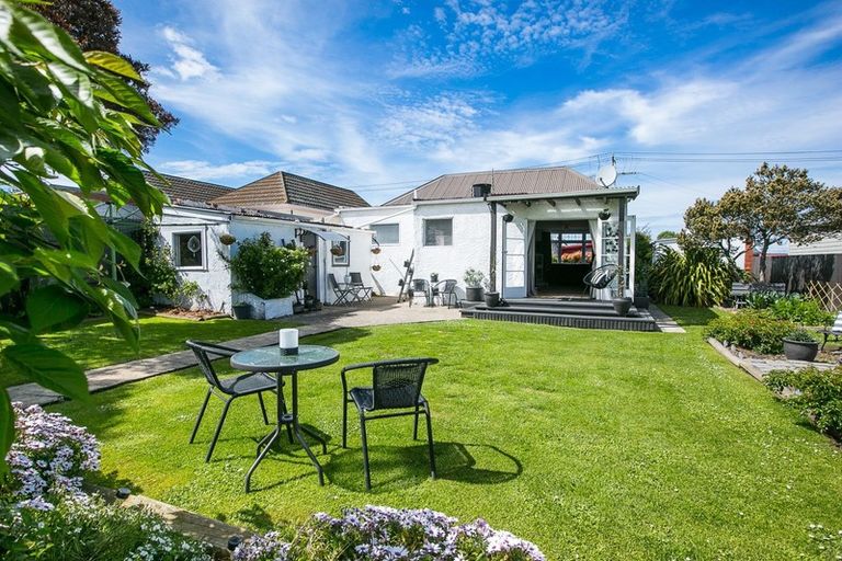 Photo of property in 30 Bathgate Street, South Dunedin, Dunedin, 9012