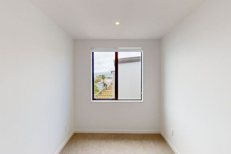 Photo of property in 175a Sutherland Road, Lyall Bay, Wellington, 6022