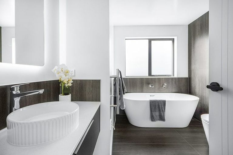 Photo of property in 20 Heketara Way, Massey, Auckland, 0614