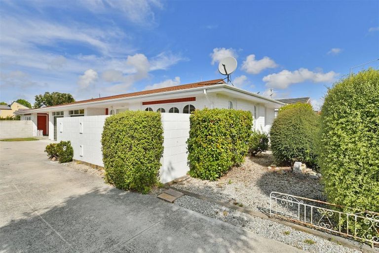 Photo of property in 1/222 Waimairi Road, Ilam, Christchurch, 8041