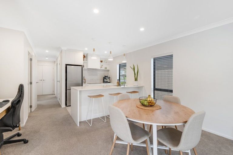 Photo of property in 16b Cairngorm Place, Highland Park, Auckland, 2010