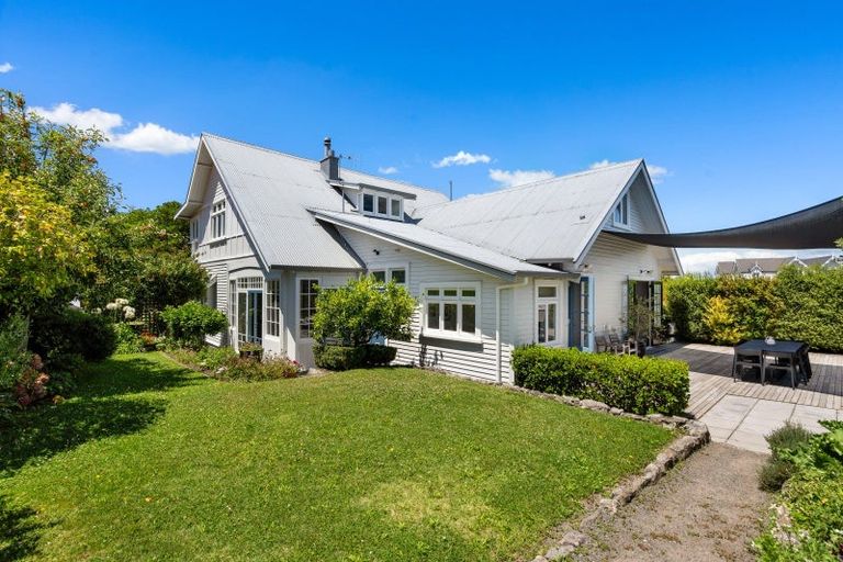 Photo of property in 28 Fitzroy Road, Bluff Hill, Napier, 4110