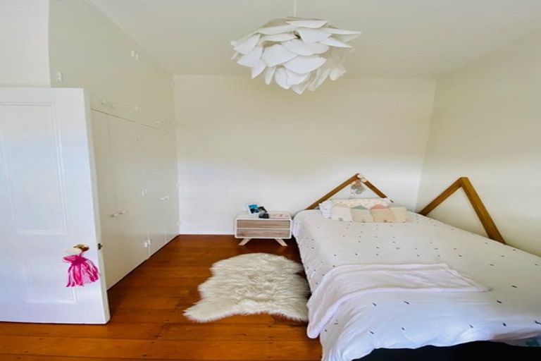 Photo of property in 10 Moir Street, Mount Victoria, Wellington, 6011