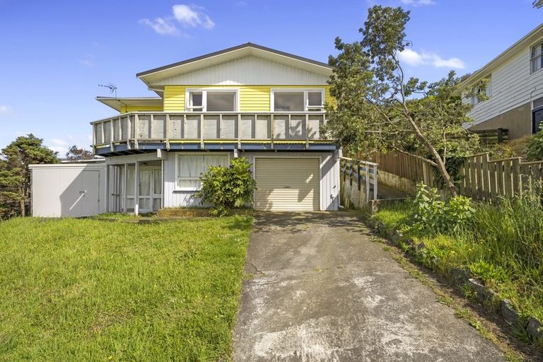 Photo of property in 7 Gloaming Hill, Titahi Bay, Porirua, 5022