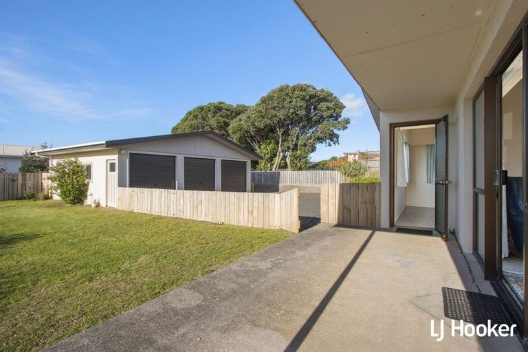 Photo of property in 241 Seaforth Road, Waihi Beach, 3611
