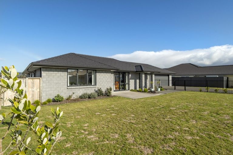 Photo of property in 15 Greystone Place, Omokoroa, 3114