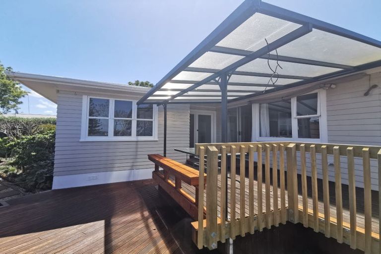 Photo of property in 141 Ennis Avenue, Pakuranga Heights, Auckland, 2010