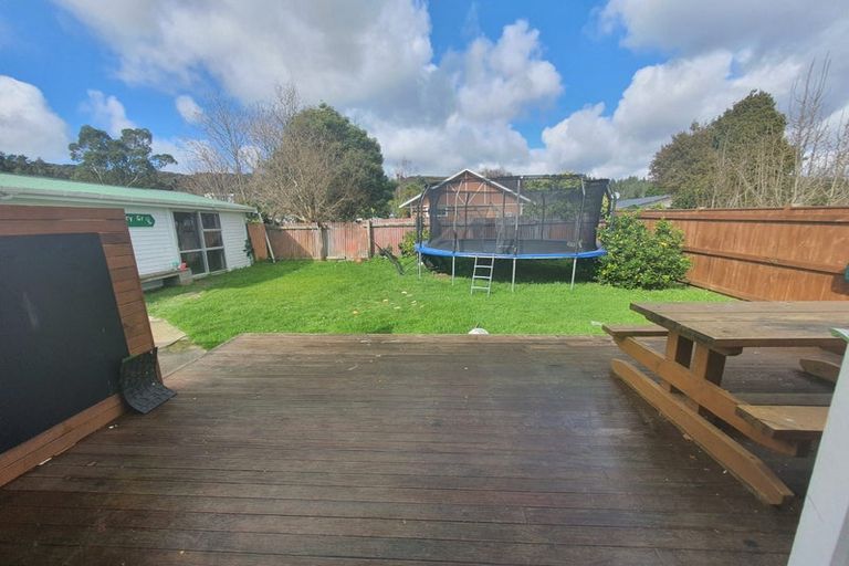 Photo of property in 10 Blueberry Grove, Timberlea, Upper Hutt, 5018