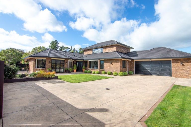Photo of property in 7 Alpine Grove, Kelvin Grove, Palmerston North, 4414