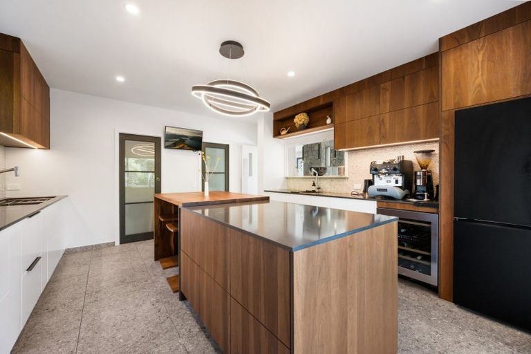 Photo of property in 8b Minaret Ridge, Wanaka, 9305