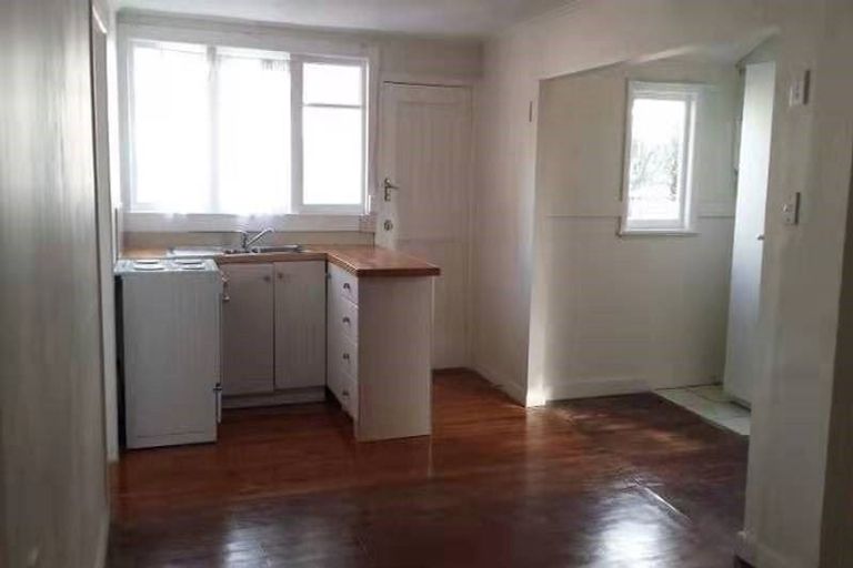 Photo of property in 13 Lavelle Road, Henderson, Auckland, 0612