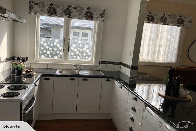 Photo of property in 42 Dahlia Street, Palmerston North, 4410