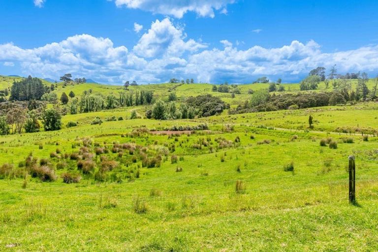 Photo of property in 15 Karuhiruhi Road, Oue, Kaikohe, 0473