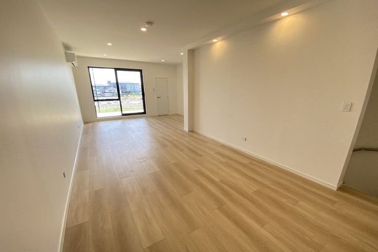 Photo of property in 10 Papa Takaro Lane, Flat Bush, Auckland, 2019