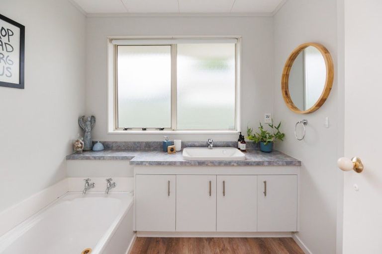 Photo of property in 114d Warwick Street, Feilding, 4702