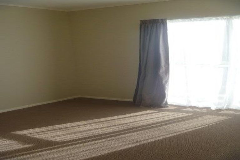 Photo of property in 1-3 Apu Crescent, Lyall Bay, Wellington, 6022