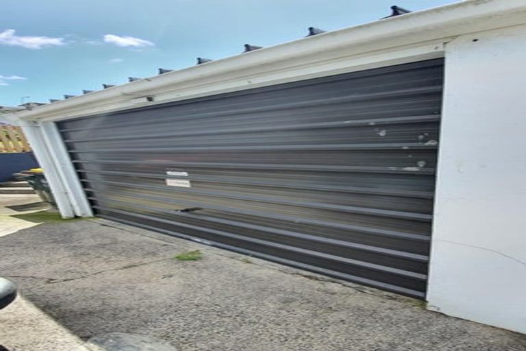 Photo of property in 2/210 Shirley Road, Papatoetoe, Auckland, 2025