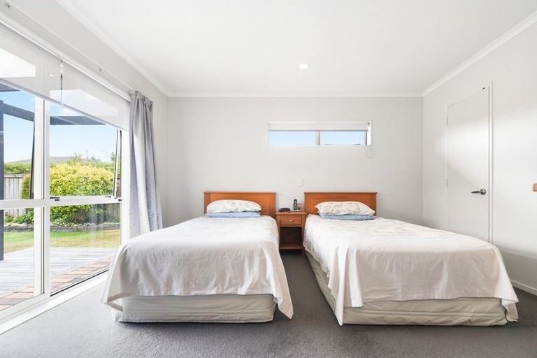 Photo of property in 14 Buckingham Place, Rototuna North, Hamilton, 3210