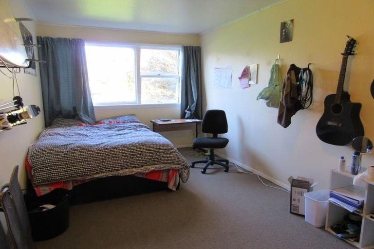 Photo of property in 6 Clonbern Place, Upper Riccarton, Christchurch, 8041