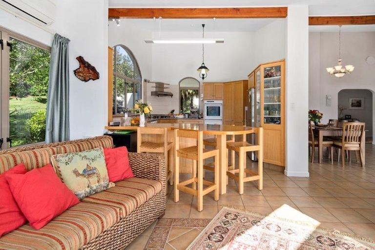 Photo of property in 34a Pahoia Beach Road, Whakamarama, 3172