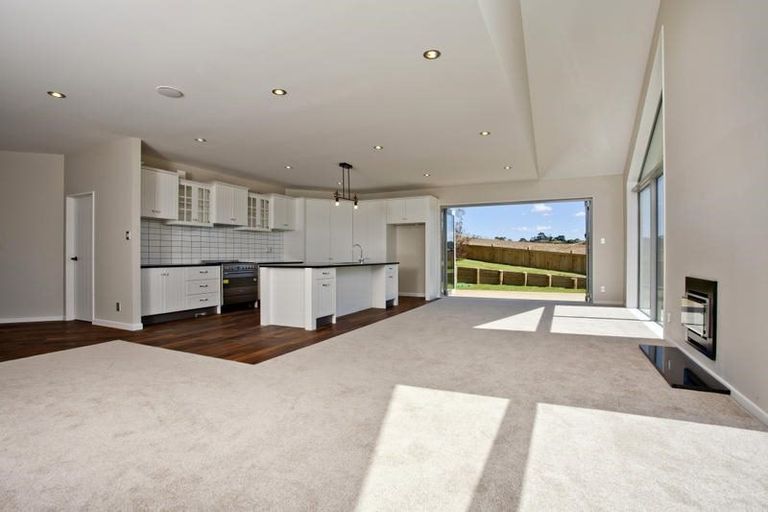 Photo of property in 217 Millwater Parkway, Silverdale, 0932