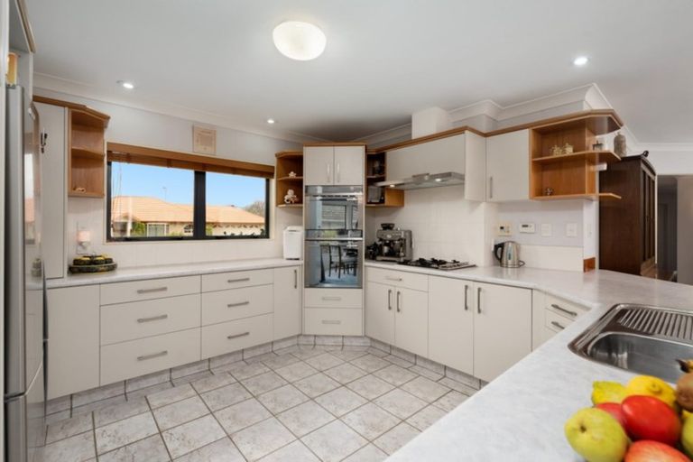 Photo of property in 19 Stableford Drive, Pyes Pa, Tauranga, 3112