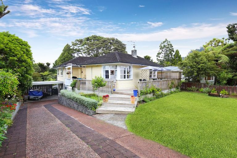 Photo of property in 77 Waima Crescent, Titirangi, Auckland, 0604