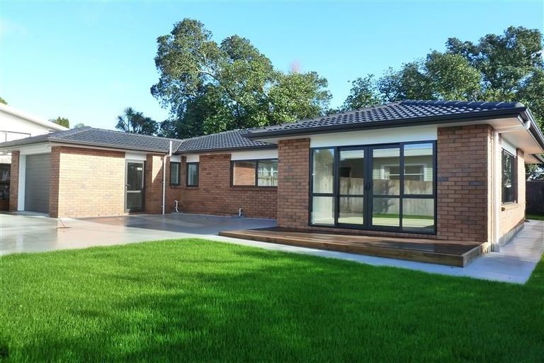 Photo of property in 8 Woolfield Road, Papatoetoe, Auckland, 2025