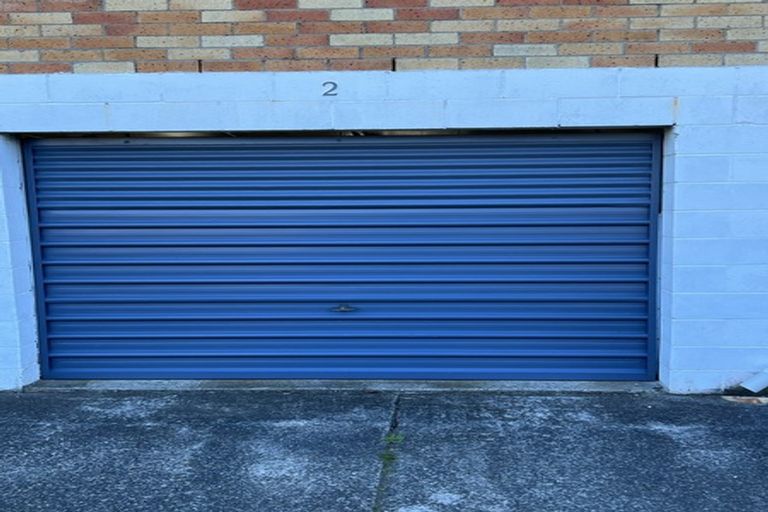Photo of property in 2/2 Kathleen Street, Totara Vale, Auckland, 0627
