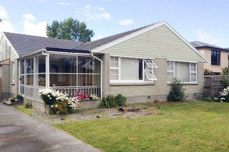 Photo of property in 10 Hampton Place, Burnside, Christchurch, 8053