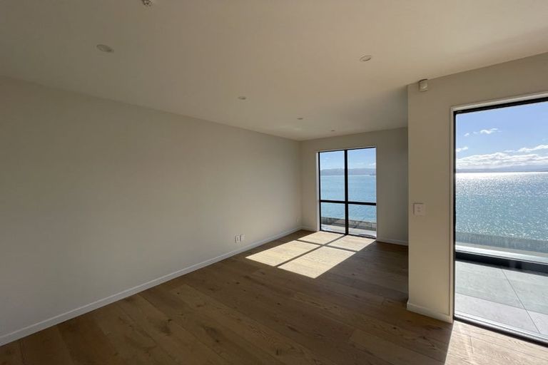 Photo of property in 9/148 Evans Bay Parade, Roseneath, Wellington, 6021