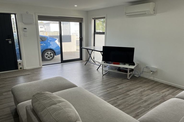 Photo of property in 216a Bucklands Road, Bucklands Beach, Auckland, 2012