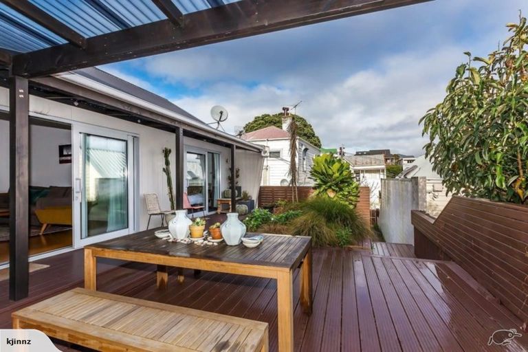 Photo of property in 95 Majoribanks Street, Mount Victoria, Wellington, 6011