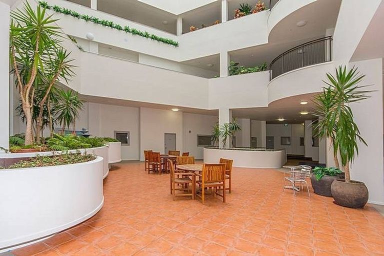 Photo of property in Stadium Garden Flats, 315/107 Thorndon Quay, Pipitea, Wellington, 6011