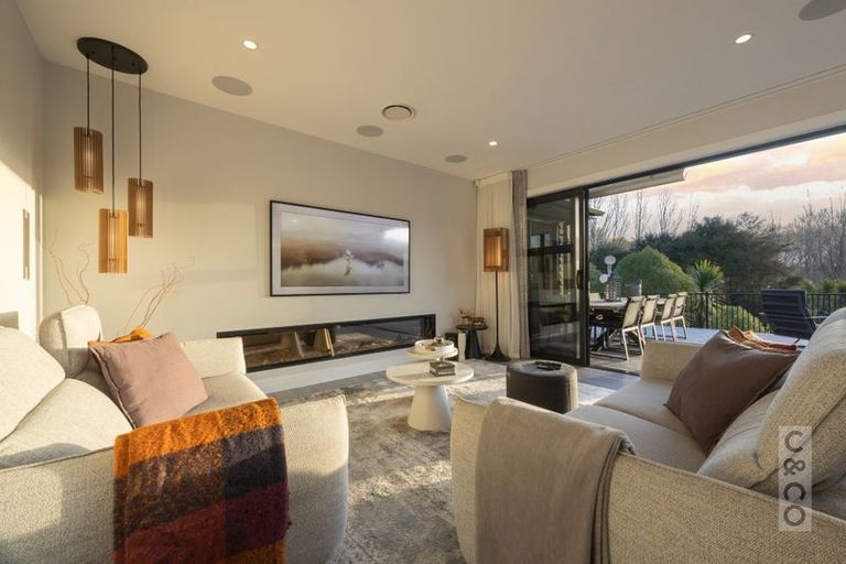 Photo of property in 21 Vogwill Road, Kumeu, 0810