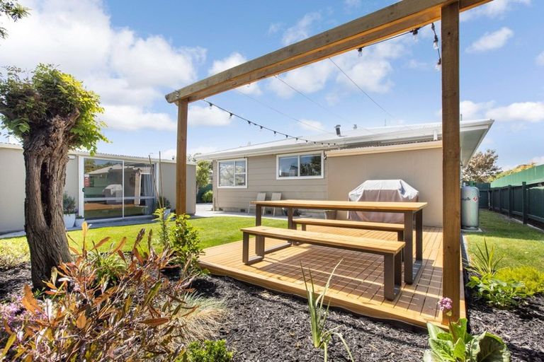 Photo of property in 6 Wynyard Crescent, Tamatea, Napier, 4112