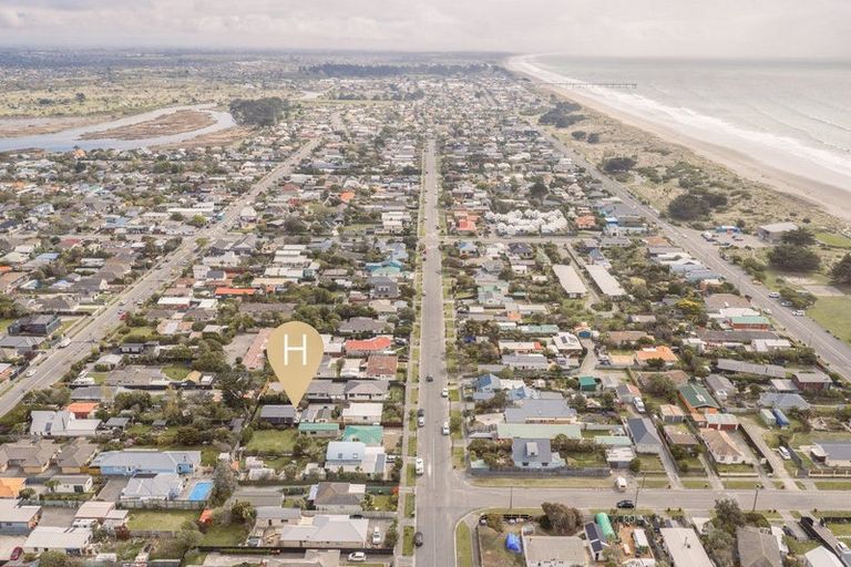 Photo of property in 1/142 Pine Avenue, South New Brighton, Christchurch, 8062