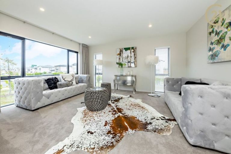 Photo of property in 17 Kabardin Street, Karaka, Papakura, 2113