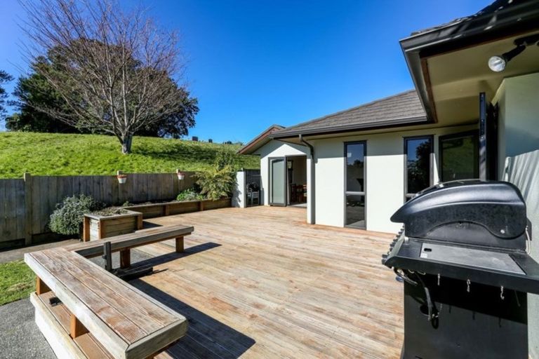 Photo of property in 14 Tupare Place, Highlands Park, New Plymouth, 4312