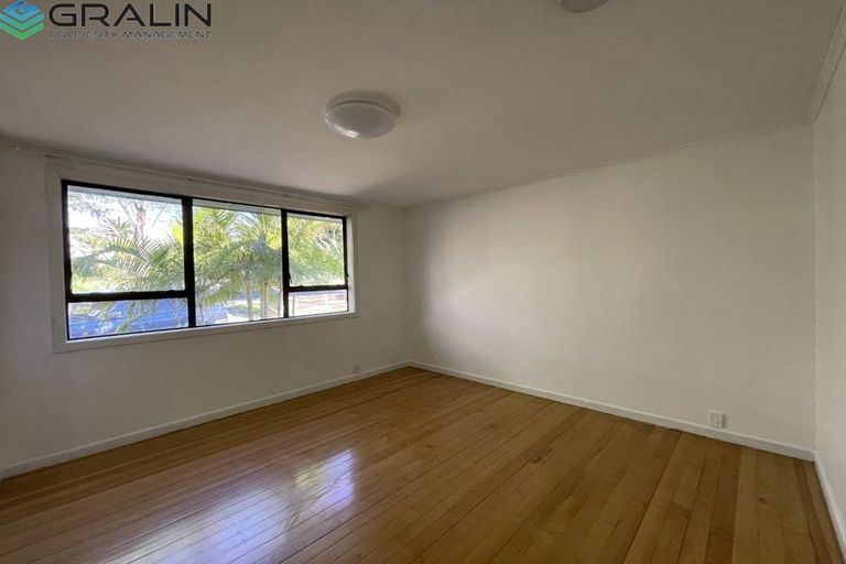 Photo of property in 101 Matipo Road, Te Atatu Peninsula, Auckland, 0610