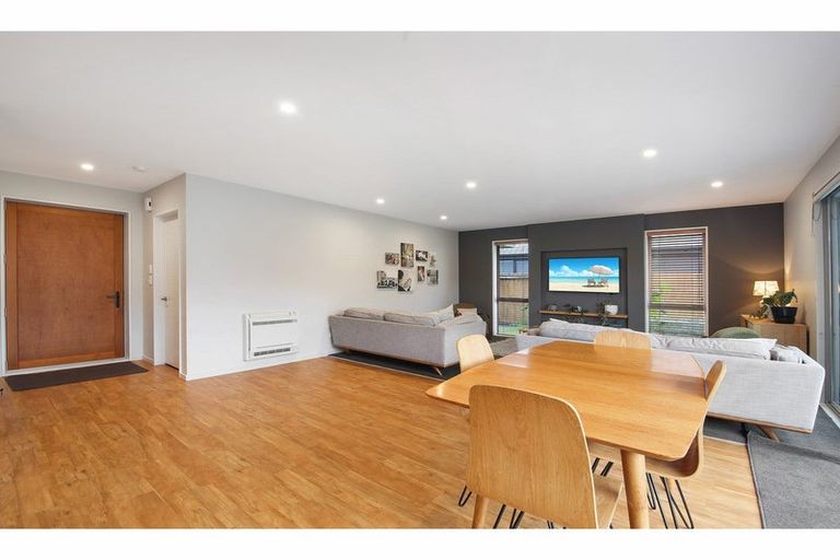 Photo of property in 8 Polish Settlers Place, Marshland, Christchurch, 8083