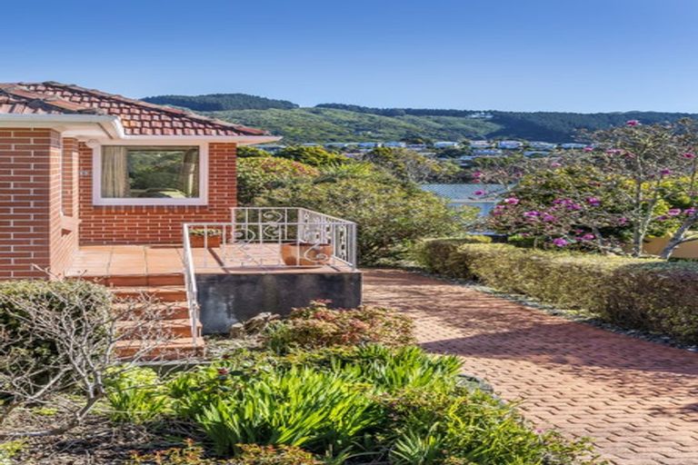 Photo of property in 66 Taylor Terrace, Tawa, Wellington, 5028