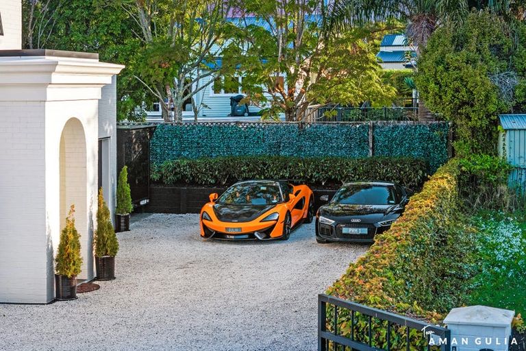 Photo of property in 11b Greenhithe Road, Greenhithe, Auckland, 0632