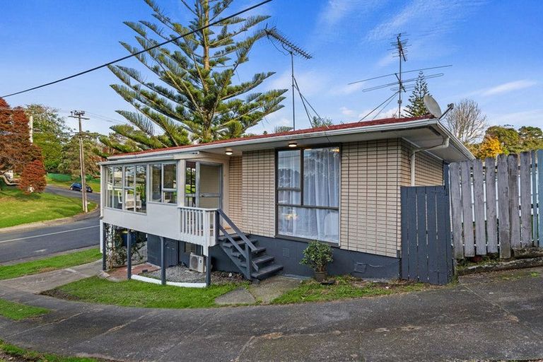 Photo of property in 1/16 Hogans Road, Glenfield, Auckland, 0629