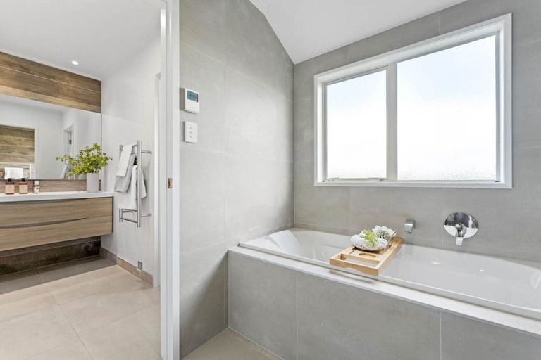 Photo of property in 26 Vintage Drive, Henderson, Auckland, 0612