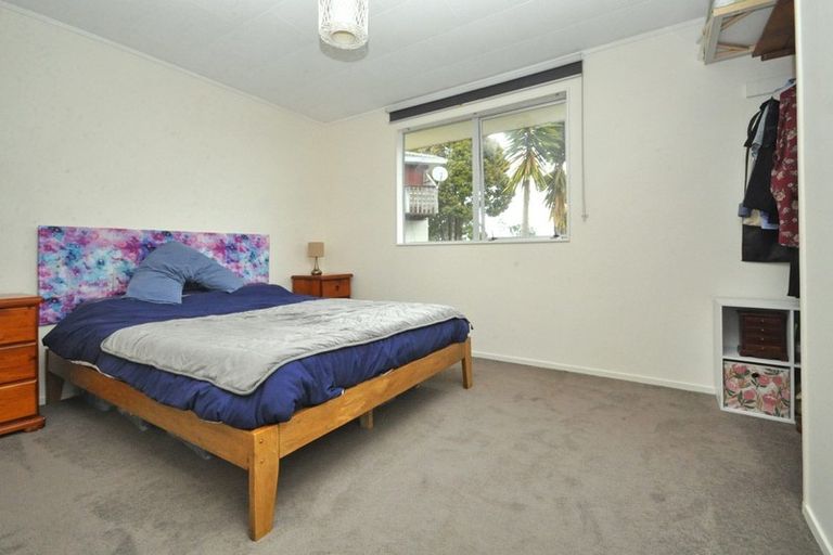 Photo of property in 2/7 Banksia Place, Goodwood Heights, Auckland, 2105
