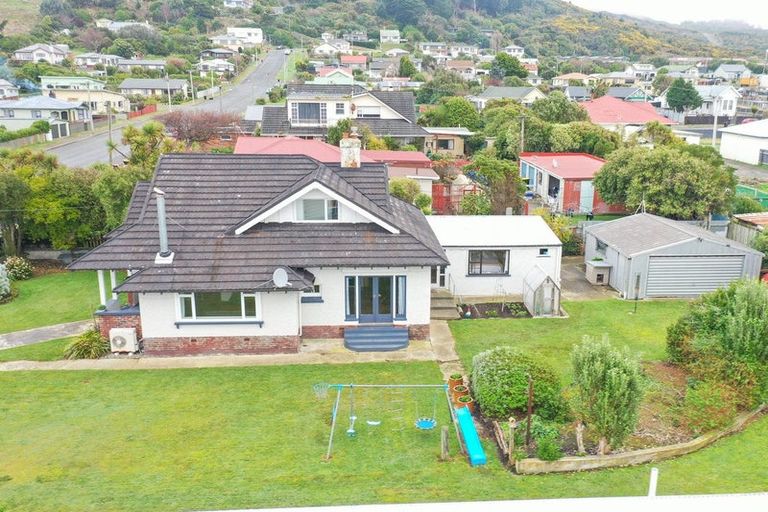 Photo of property in 25 Burrows Street, Bluff, 9814