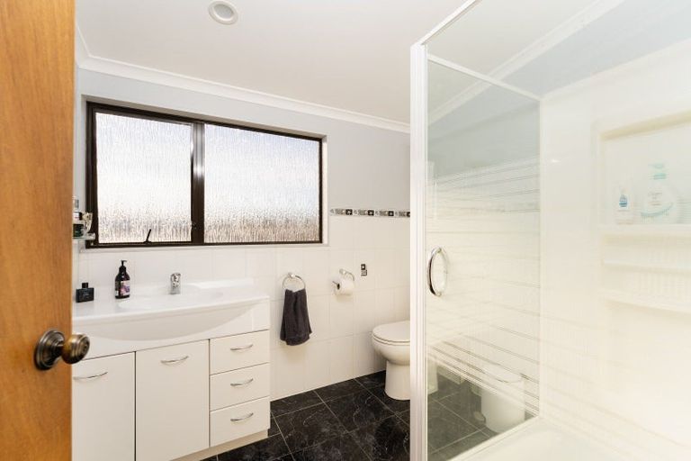 Photo of property in 66 Kinmont Crescent, Kinmont Park, Mosgiel, 9024