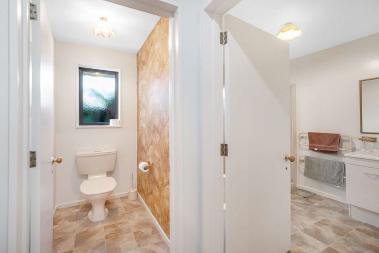 Photo of property in 15 Hemingford Place, Halswell, Christchurch, 8025